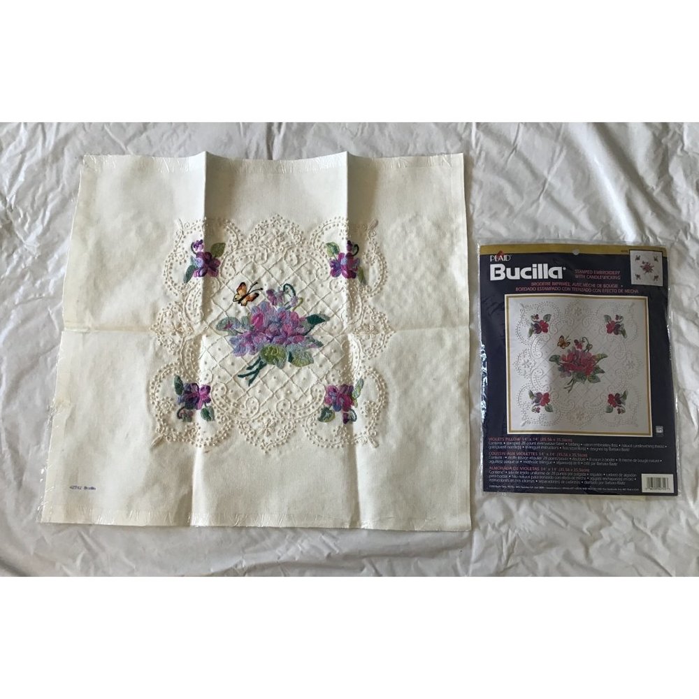 BUCILLA VIOLETS PILLOW 14"X14 KIT 42742